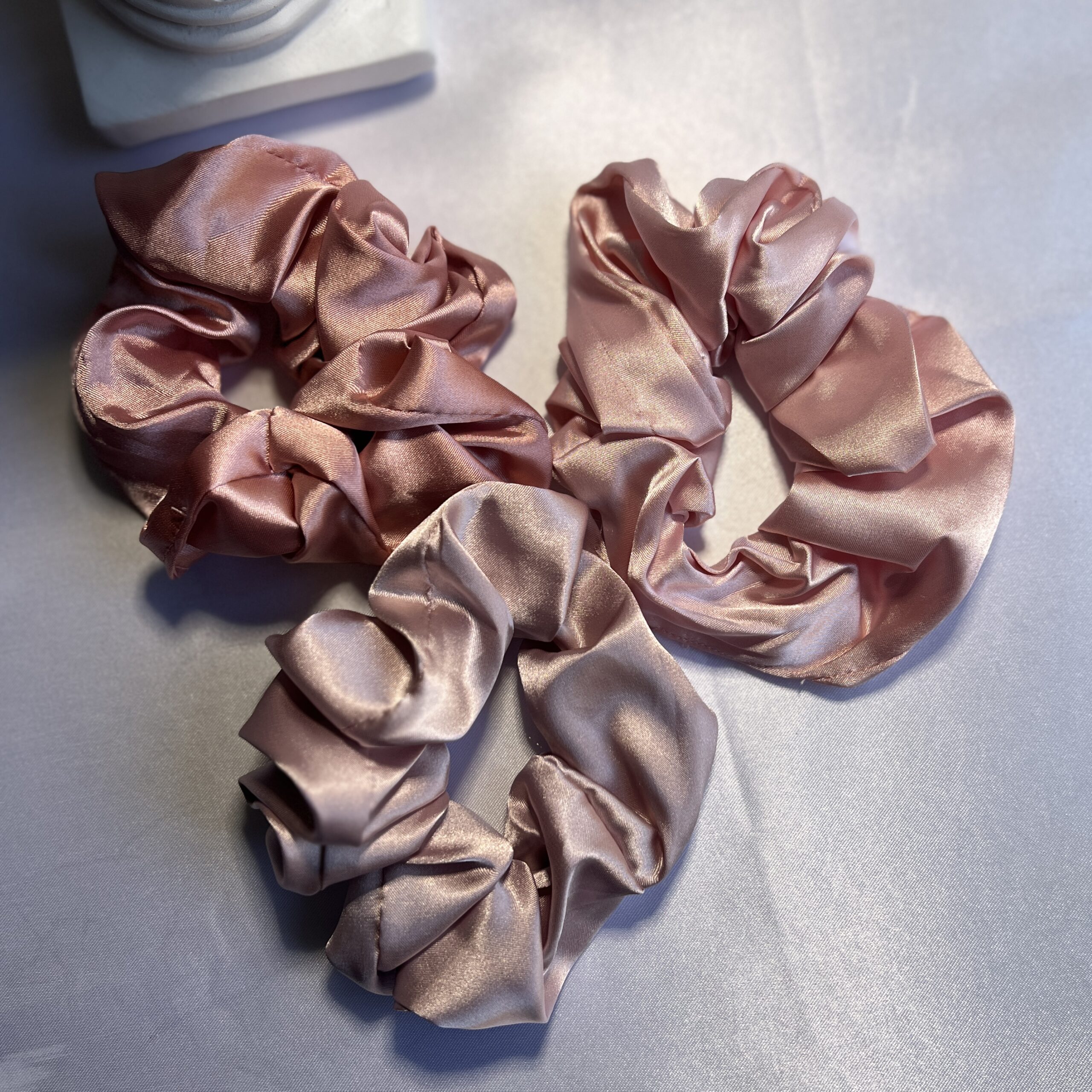 Lustre Tie